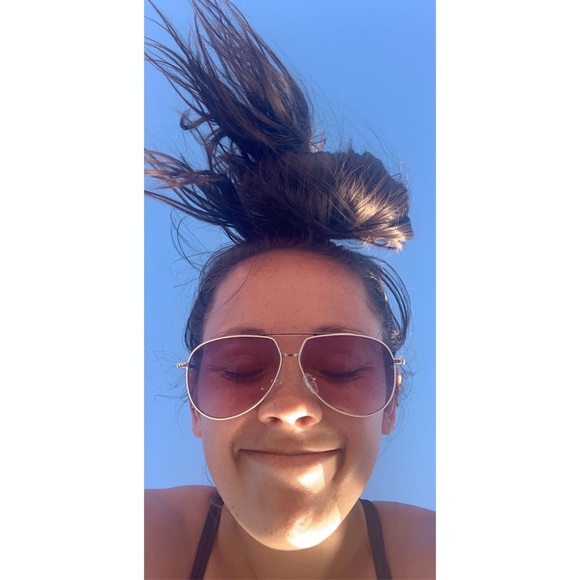 Profile Picture of Kat Imholte (@kjimholte) on Poshmark