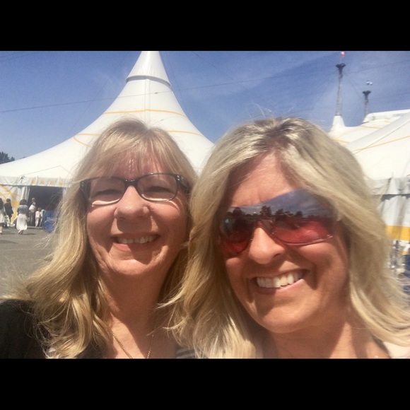 Profile Picture of Janett Bonnell (@janbonn) on Poshmark