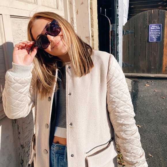 Profile Picture of Alisha Januck (@leashjanuck) on Poshmark