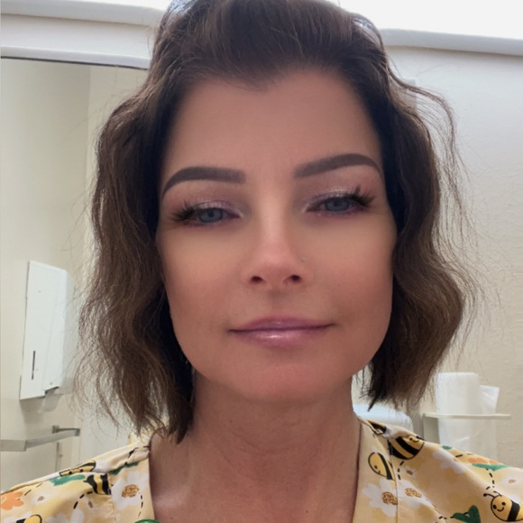 Profile Picture of Rhonda Paulhamus (@rhondaclay19681) on Poshmark