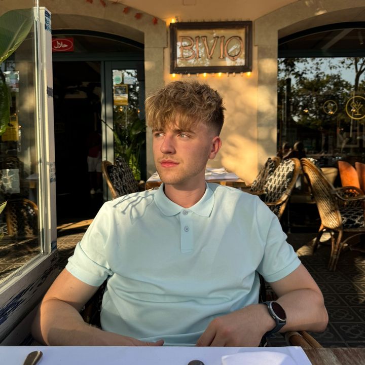 Profile Picture of   wait until the end of the... (@danwoolleyy) on Tiktok