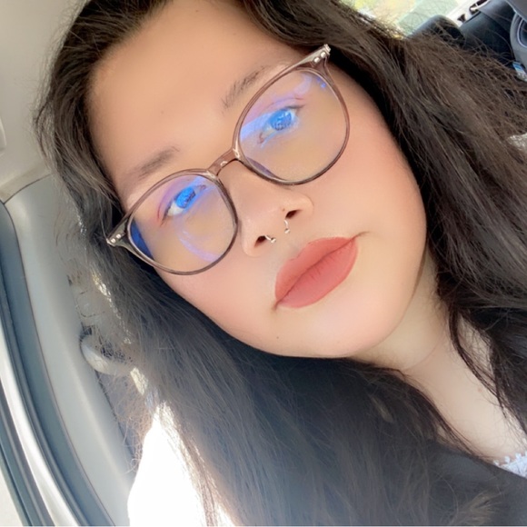 Profile Picture of Serena Ramirez (@serena143) on Poshmark