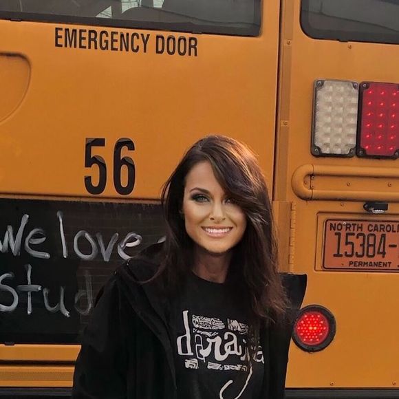 Profile Picture of Julie Higdon (@julie_higdon) on Poshmark