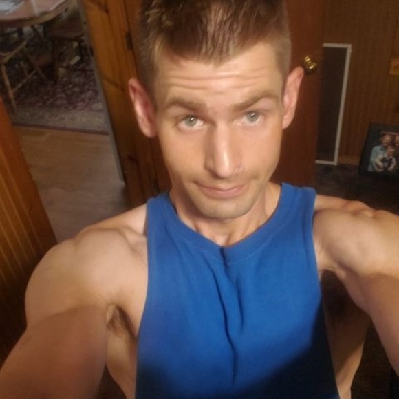 Profile Picture of Aaron Cowles (@aaronlh2006) on Poshmark