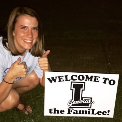 Profile Picture of Allyn Davis Russell (@lynlyndavis) on Twitter
