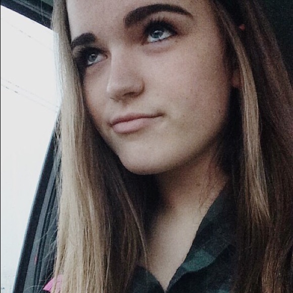 Profile Picture of Allison Labine (@alabine) on Poshmark