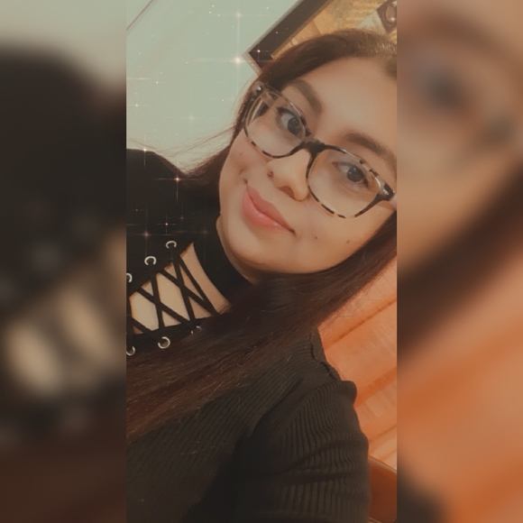 Profile Picture of Rocio Mireles (@mirelezyaz99) on Poshmark