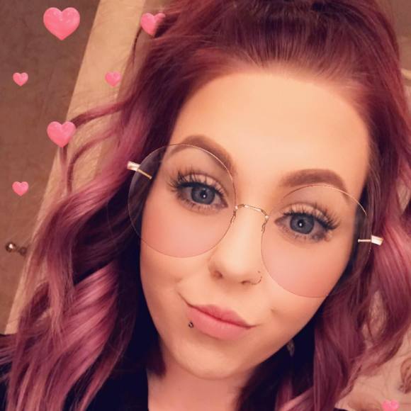 Profile Picture of Chasity Sutton (@chasity_sutton) on Poshmark