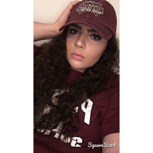 Profile Picture of Emily Quinn (@equinn14) on Poshmark