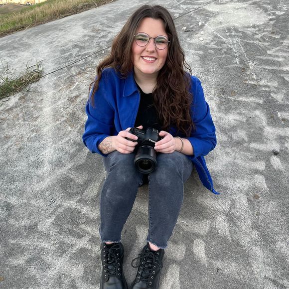 Julia Ridenour - Poshmark Profile Picture of Julia Ridenour (@spn_and_pie) on Poshmark