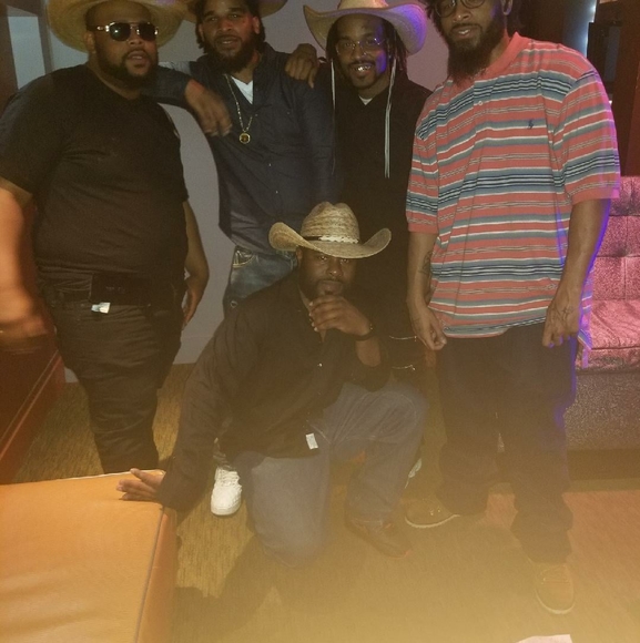 Profile Picture of Robert Wiley (@mrdiablo89) on Poshmark