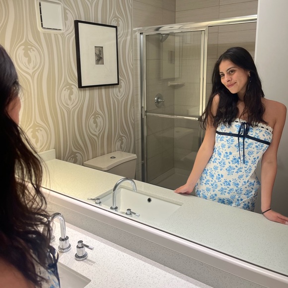Profile Picture of Sarah Facterman (@sarahtfacterman) on Poshmark