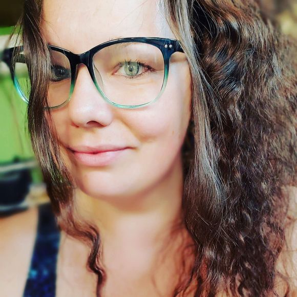 Profile Picture of Bianca Ayscue (@biancaayscue) on Poshmark