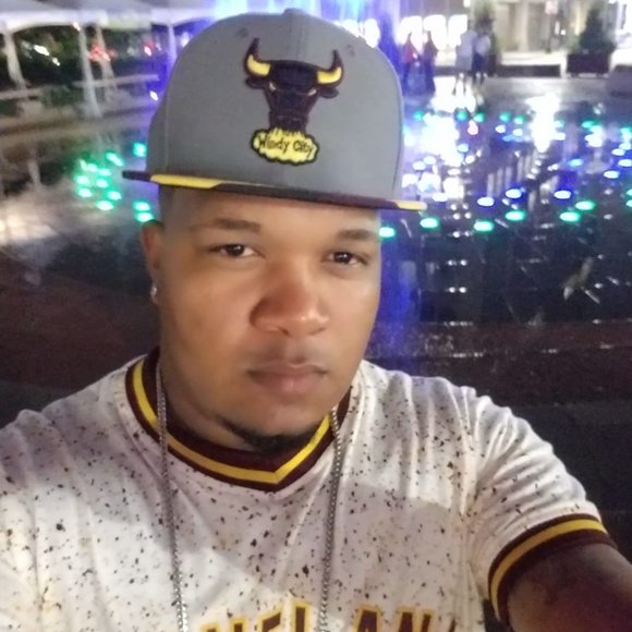 Profile Picture of Omar Brown (@omi787) on Poshmark