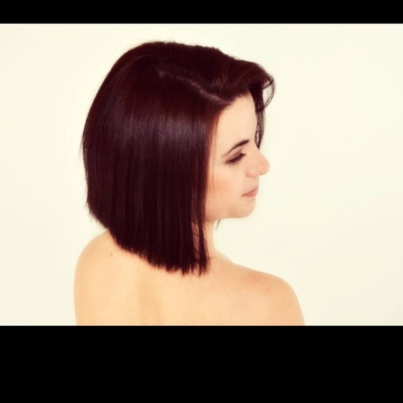 Profile Picture of Victoria Reynolds (@vjr_) on Poshmark