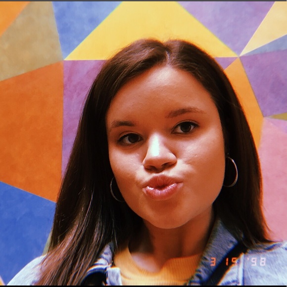 Profile Picture of Olivia Page (@ompage97) on Poshmark