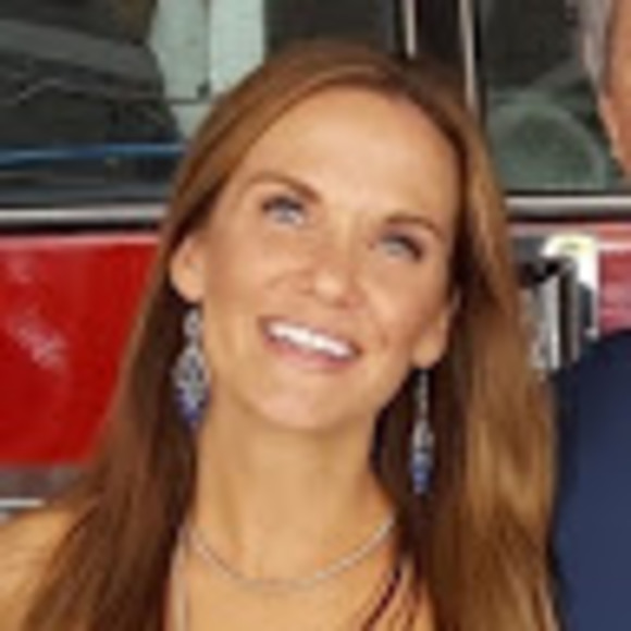 Profile Picture of Sarah Bobko (@scottsdalesarah) on Poshmark