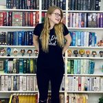 Profile Picture of Maria | Bookstagram (@fernwehwelten) on Instagram