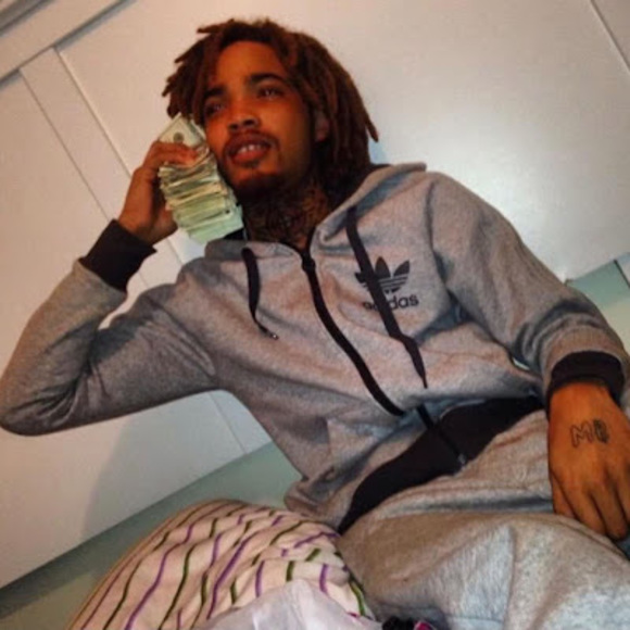 Profile Picture of Amir Clay (@slimeballmunnoo) on Poshmark