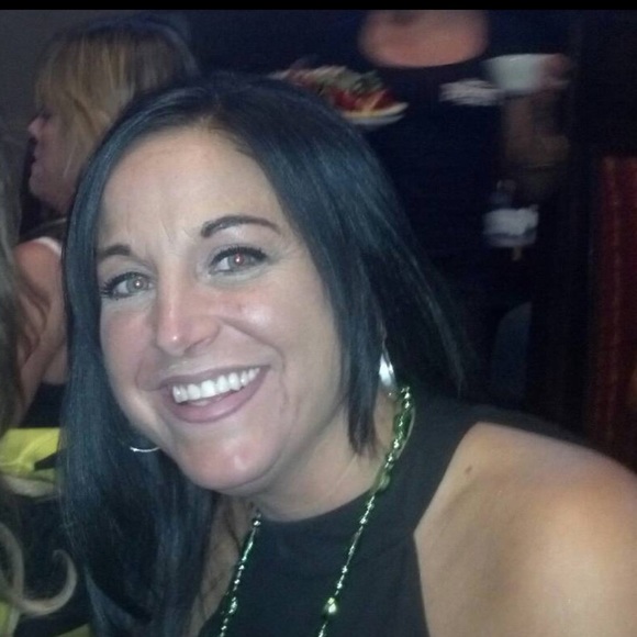 Profile Picture of Christina Lindsley (@lindsley_4947) on Poshmark