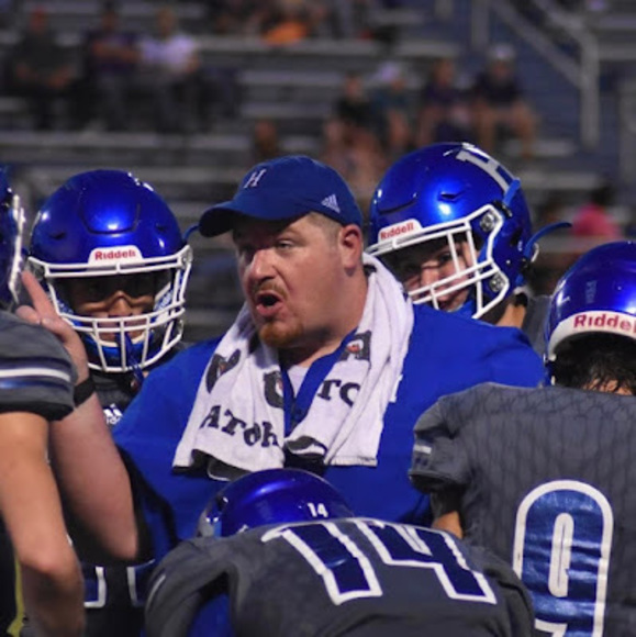 Profile Picture of Matthew Bates (@coachmdbates) on Poshmark