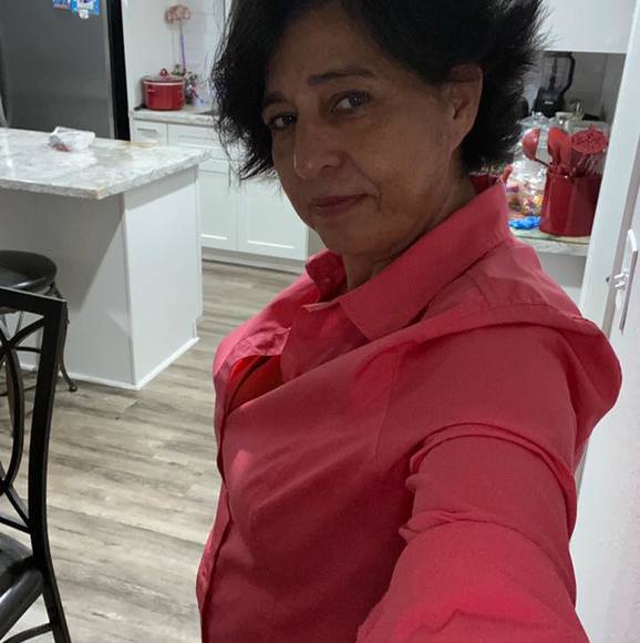 Profile Picture of Hilda Enciso (@chikismalifu) on Poshmark