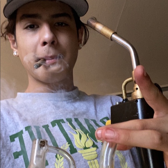 Profile Picture of Damien Acevedo (@damienacevedo1) on Poshmark