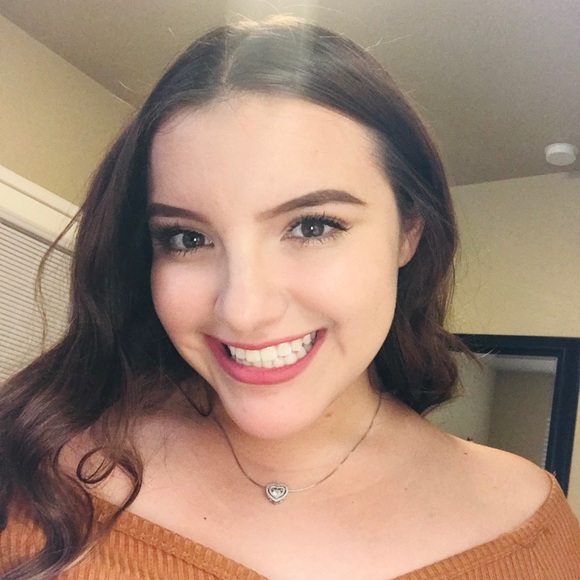 Profile Picture of Alex Jaquez (@alexjaquez1) on Poshmark