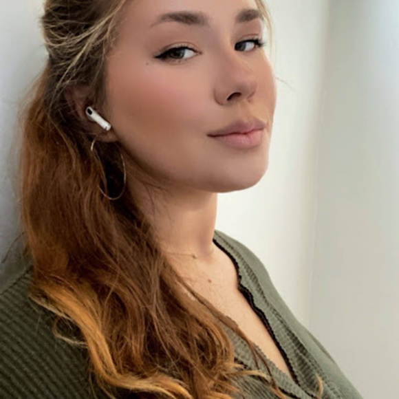 Profile Picture of Haley Mckee (@haleymckee19) on Poshmark