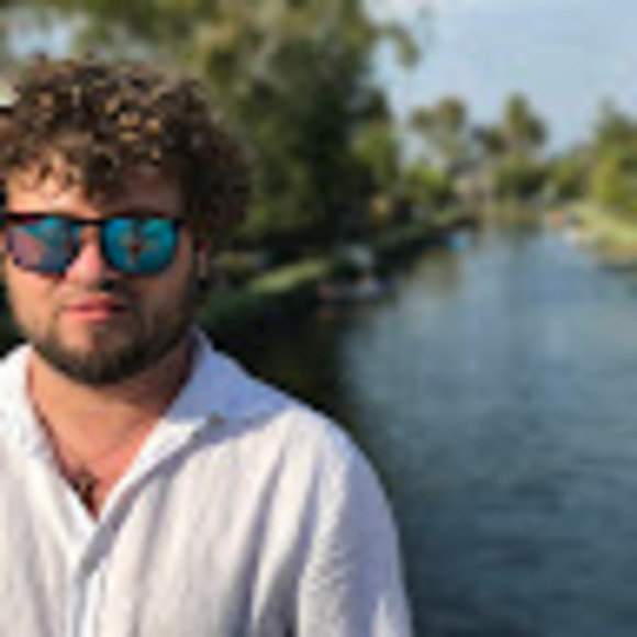 Profile Picture of V Alex (@barnaba1715) on Poshmark