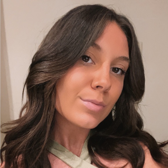 Profile Picture of Mariah Mcdaniel (@mariahmcdaniel9) on Poshmark