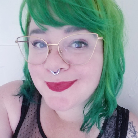 Kayleen Konold - Poshmark Profile Picture of Kayleen Konold (@kay__lovely) on Poshmark