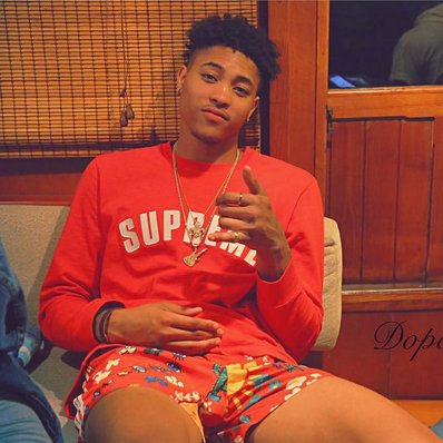 Profile Picture of blake hylton (@WaveyBlakey) on Twitter