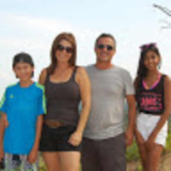 Profile Picture of Lisa Mouawad (@lisa_mouawad) on Poshmark