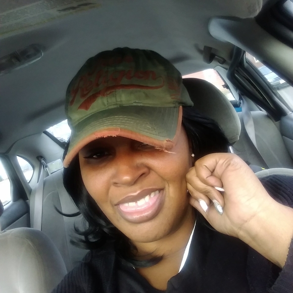 Profile Picture of Kimberly Hicks (@kimberlyh39) on Poshmark