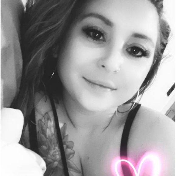 Profile Picture of Christina Kirchner (@ckirchner) on Poshmark