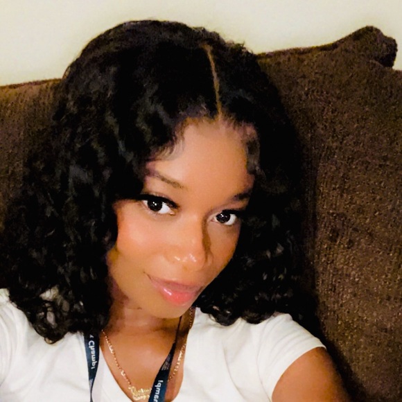 Profile Picture of Jasmine Hines (@jasminedhines) on Poshmark