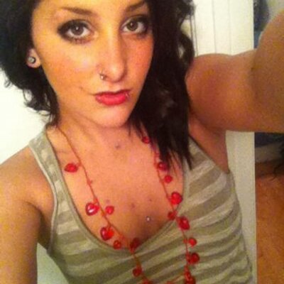 Profile Picture of Hillary Wolfe (@hillarylove2495) on Twitter