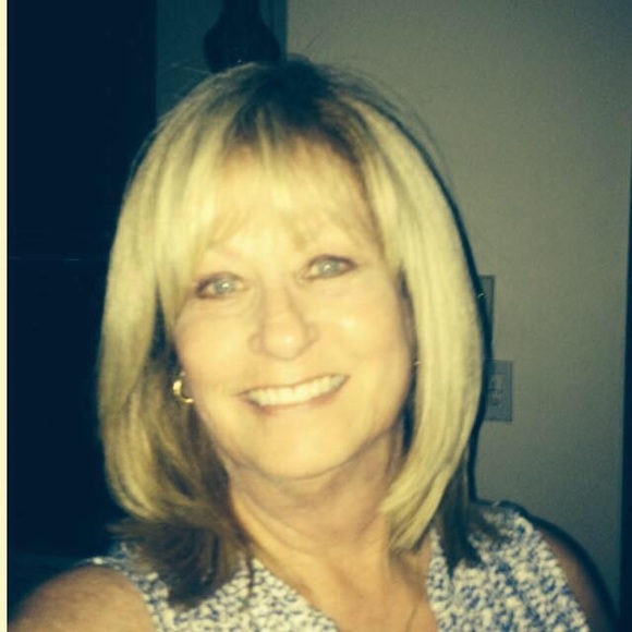 Profile Picture of Nancy Gow (@nancy117) on Poshmark