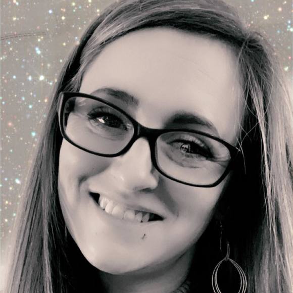 Profile Picture of Allison Lahaye (@allisonlahaye) on Poshmark