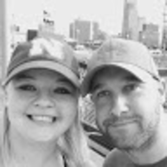 Profile Picture of Amanda Sauer (@amsauer718) on Poshmark