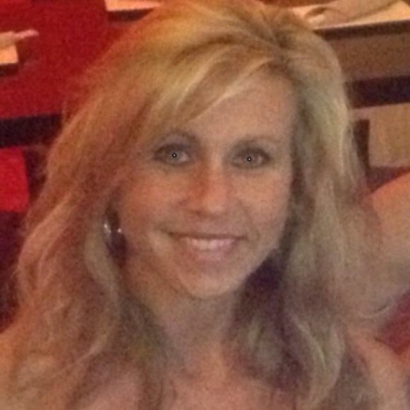 Profile Picture of Lisa Grimes (@660552) on Poshmark