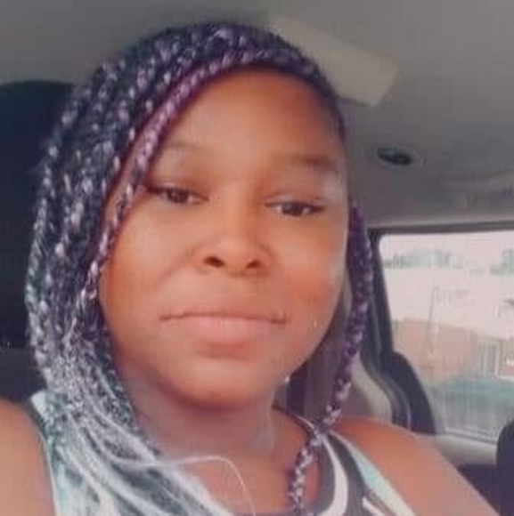 Profile Picture of Tosha Smith (@bisciet) on Poshmark