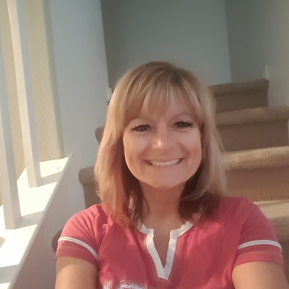 Profile Picture of Whitney Patterson (@whitneyann898) on Poshmark