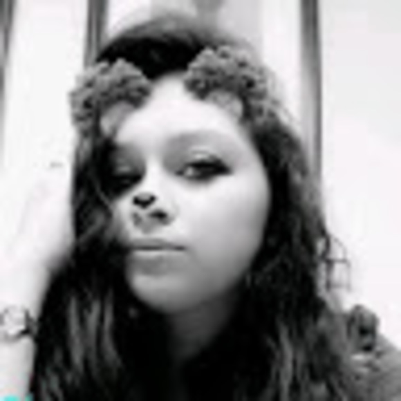 Profile Picture of Claudia Astran (@astran1martinez) on Poshmark