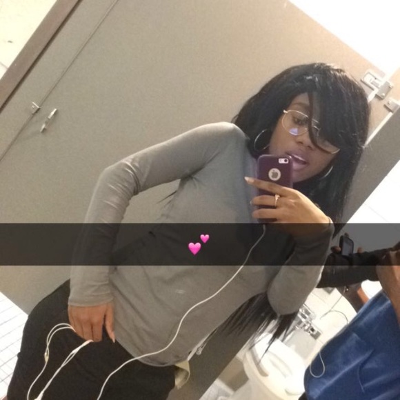 Profile Picture of Makaiya Harris (@pocahontas187) on Poshmark