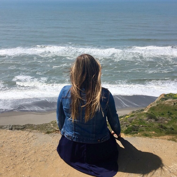 Profile Picture of Kira Bialous (@klbialous) on Poshmark