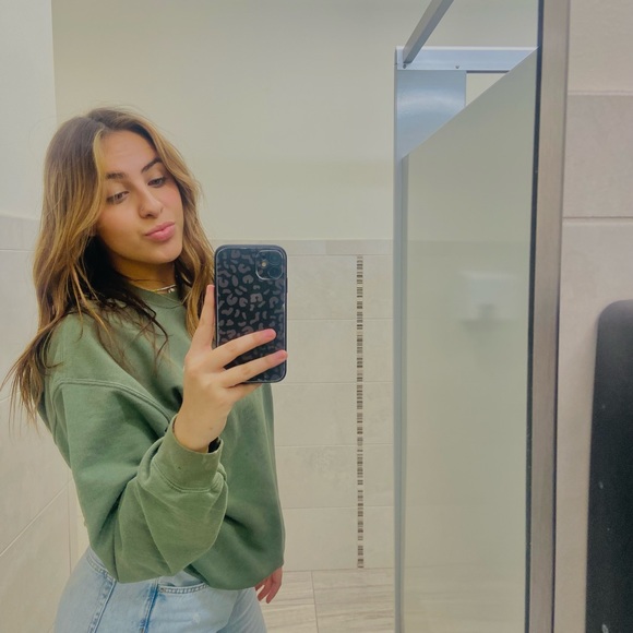 Profile Picture of Adrina Carrillo (@adrina_c) on Poshmark