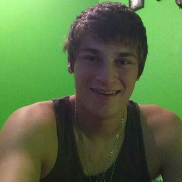 Profile Picture of Joshua Loper (@joshualoper) on Poshmark