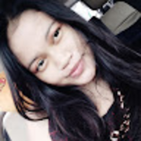 Profile Picture of Joan Corinna (@corinnajoan) on Poshmark
